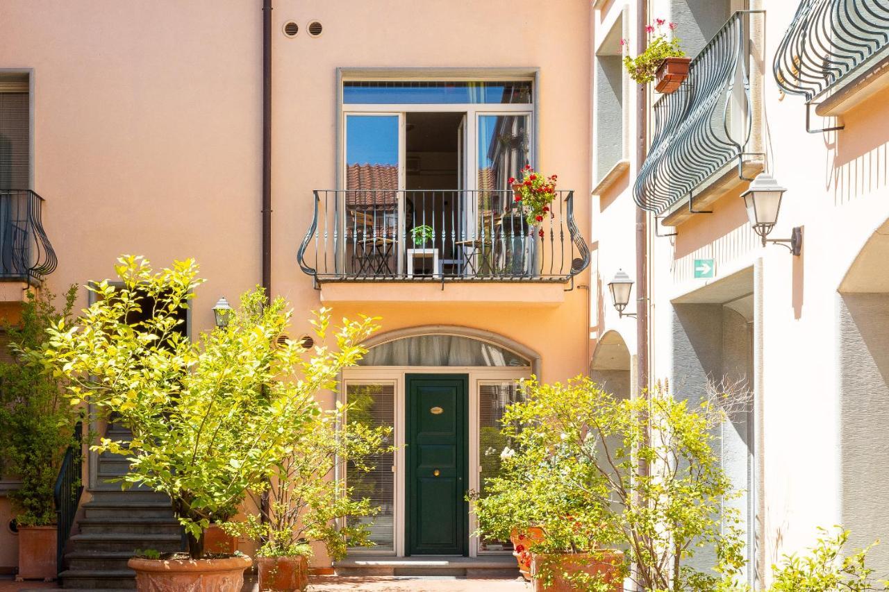 Palazzo Ghibellina 2 By Rental In Florence Exterior photo